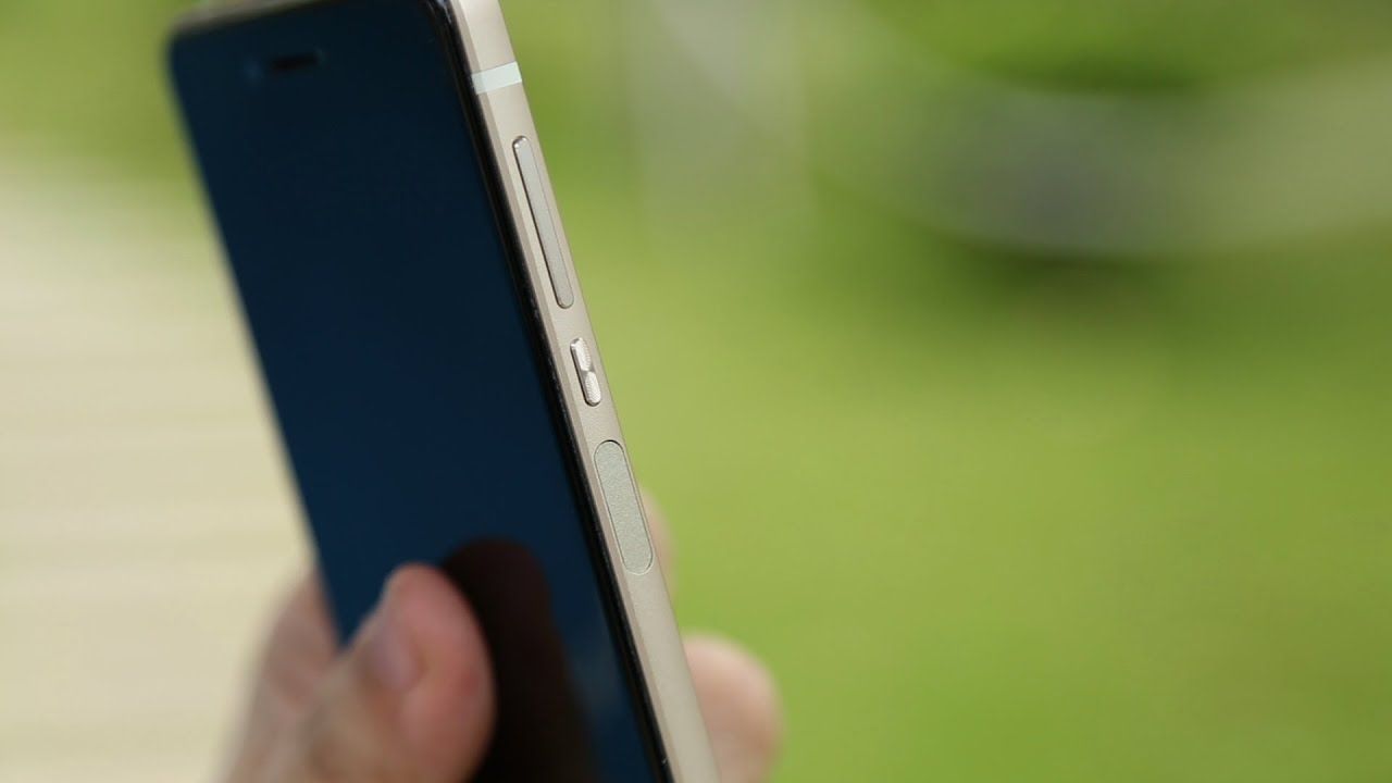 Ilustrasi iPhone SE 4 yang memiliki Touch ID di samping Body