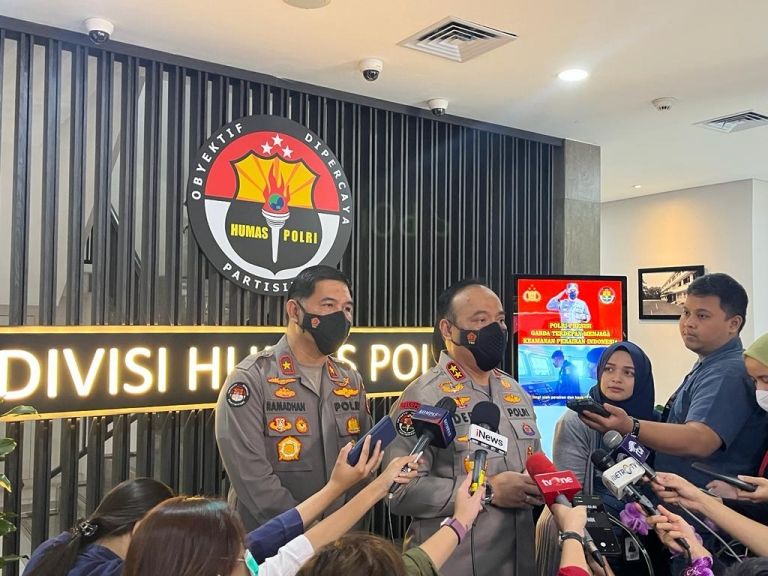 Polisi Lakukan Penyelidikan Temuan Botol Miras di Stadion Kanjuruhan Malang