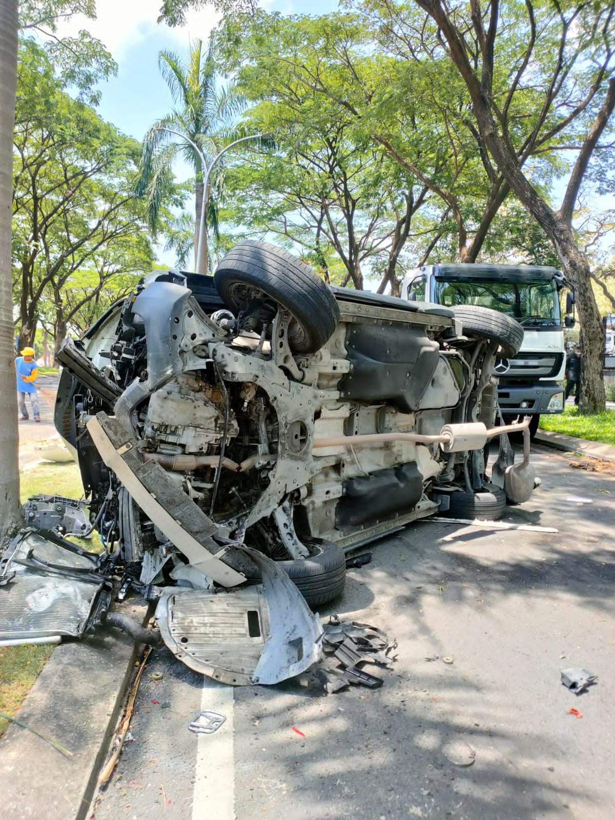 Adu Balap Dua Mahasiswa Terlibat Kecelakaan di Surabaya, Minnie Cooper Remuk hingga CR-V Terbalik