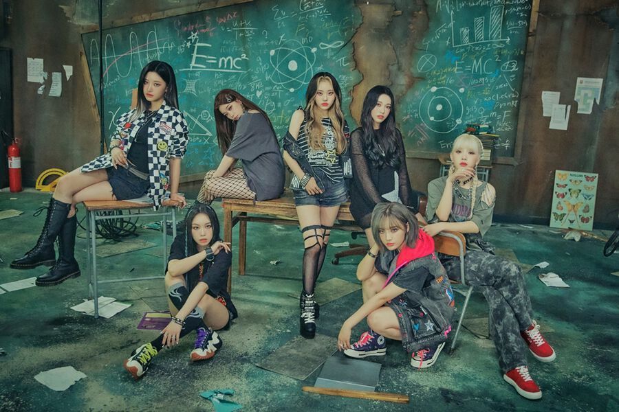 Lirik Lagu various and precious (moment of inertia) Billlie dalam romanization.