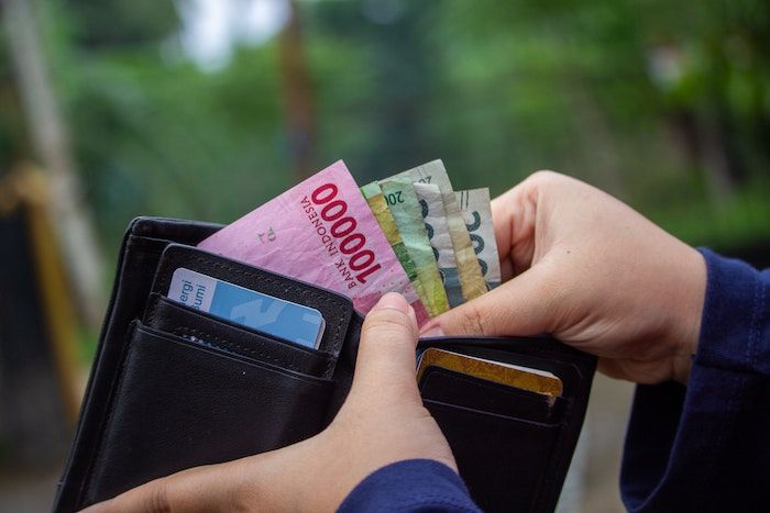 Ilustrasi pinjol. Informasi daftar pinjol legal 2023 dan resmi terdaftar di OJK, ketahui ciri-cirinya agar tidak tertipu.