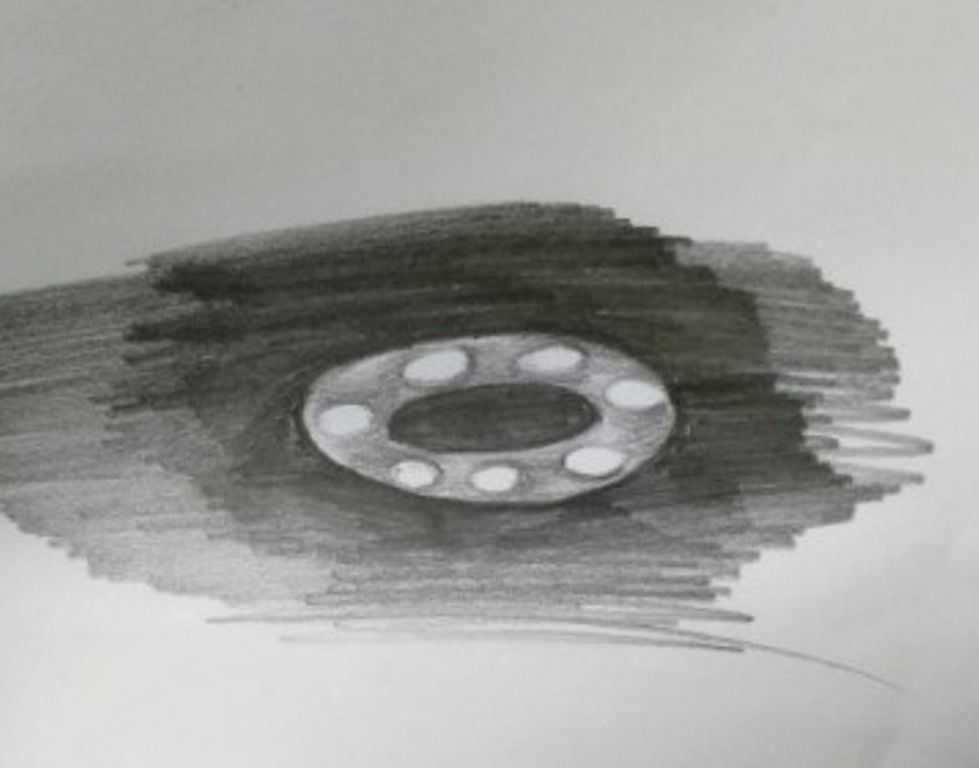 Sketsa UFO yang dibuat Annas yang terlihat di langitatasrumahnya, Kawasan Driyorejo, 6 September 2022