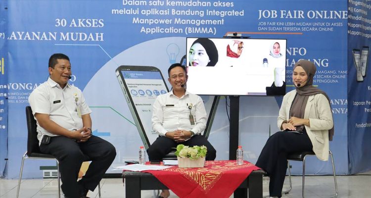 Kepala Disnaker Kota Bandung Andri Darusman menjelaskan soal job fair dengan 4.000 lowongan kerja di Kota Bandung pada November 2022 mendatang.
