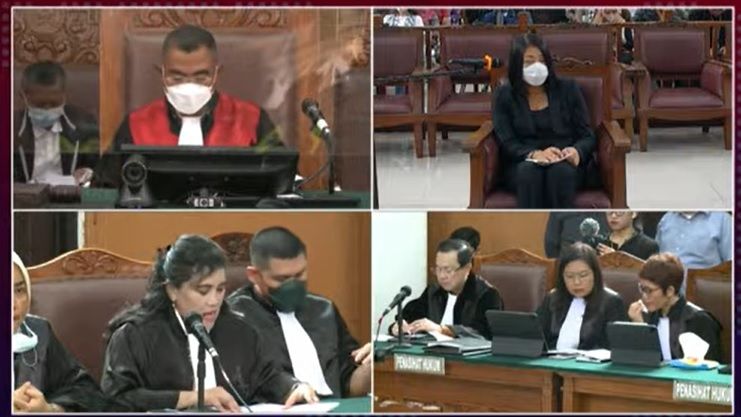 Putri Candrawathi duduk di kursi pesakitan dalam sidang lanjutan di Pengadilan Negeri Jakarta Selatan, Kamis 20 Oktober 2022.