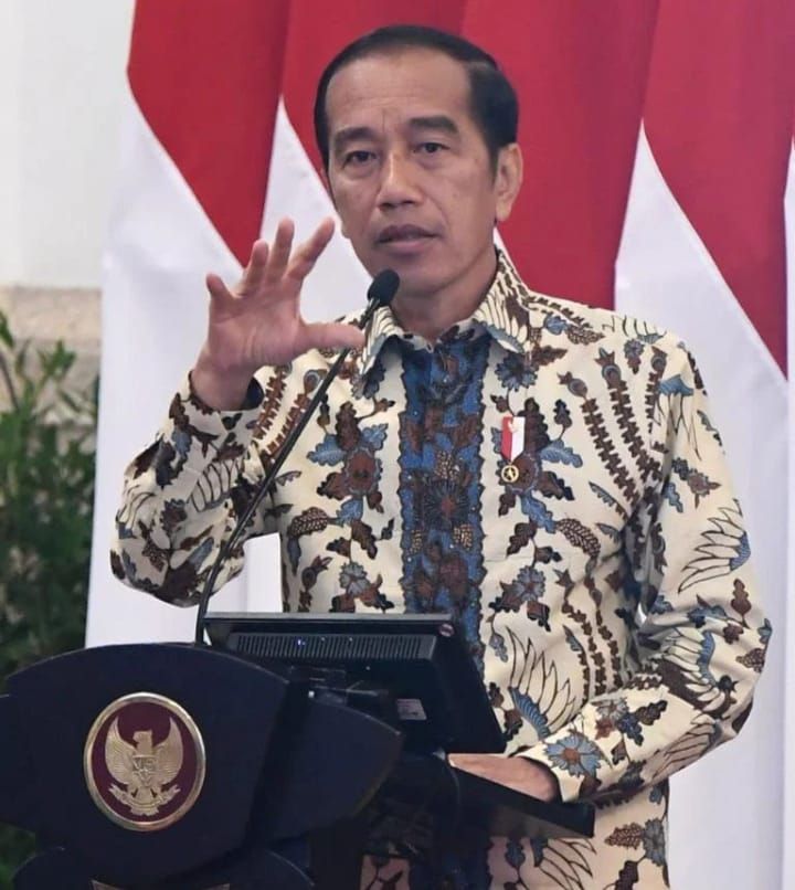  Presiden Joko Widodo (Jokowi) Instruksikan pengawasan industri obat diperketat, menyusul melonjaknya kasus gagal ginjal akut pada balita/Instagram@jokowi