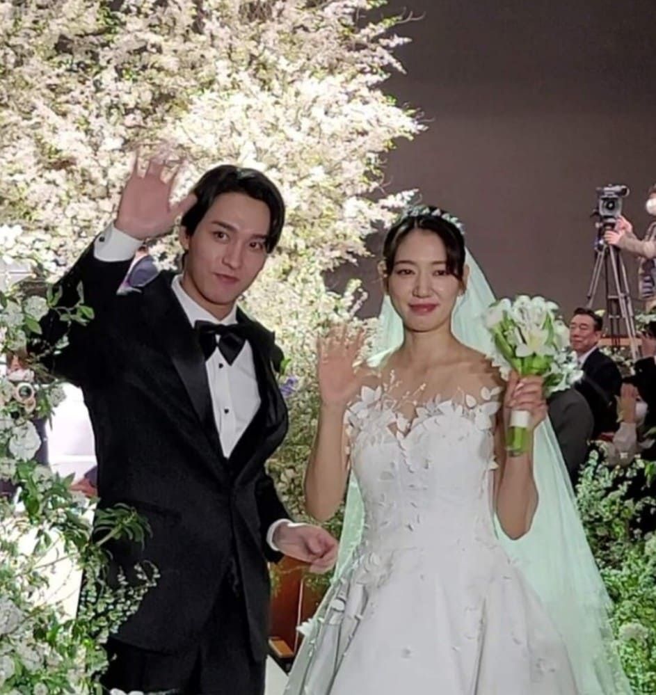 Foto acara pernikahan Park Shin Hye dan Choi Tae Joon.