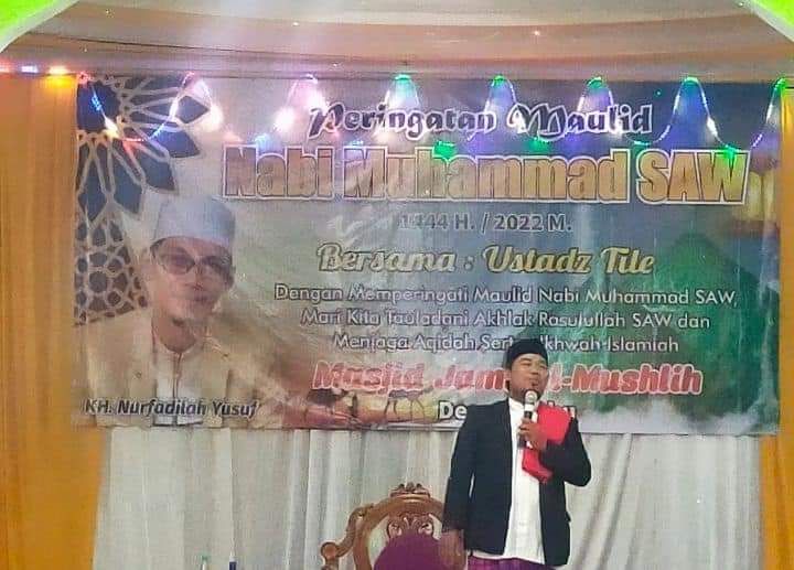 Warga di Dusun Cidahu, Subang, kecewa KH Nurfadillah Yusuf atau yang lebih dikenal dengan nama Ustadz Tile membatalkan kedatangannya dua jam sebelum acara peringatan Maulid Nabi Muhammad SAW 1444 H Minggu, 23 Oktober 2022 lalu