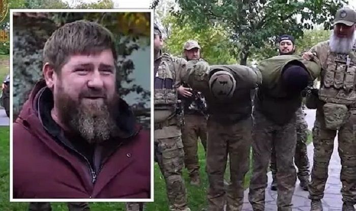 Panglima perang Vladimir Putin, Ramzan Kadyrov merasa senang prajurit Chechnya memberinya hadiah tiga tawanan perang.*  