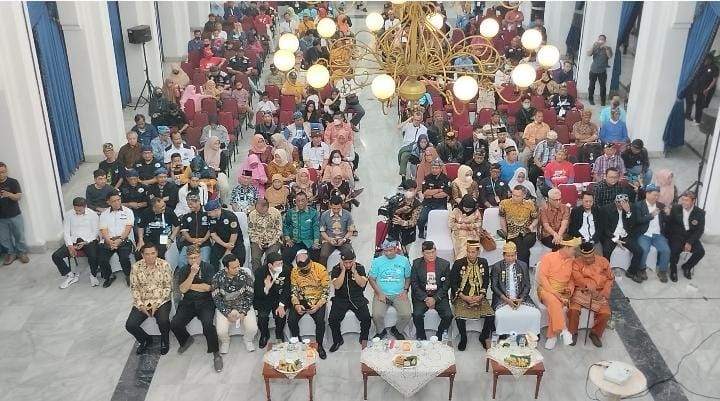 Pemilik nama Asep berkumpul di Gedung Sate Kota Bandung dalam Konperensi Asep Asep, Sabtu 29 Oktober 2022.