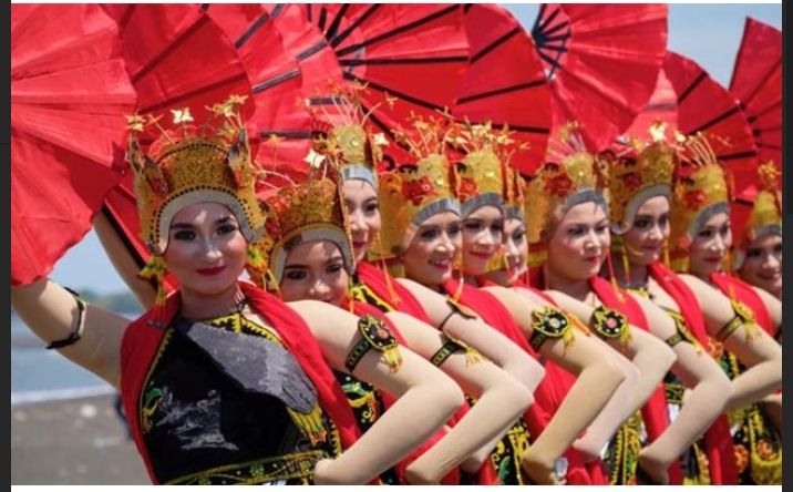 Festival Gandrung Sewu bukan hanya perhelatan pariwisata tapi bagian untuk memajukan budaya daerah dan  modal sosial gerakkan perekonomian