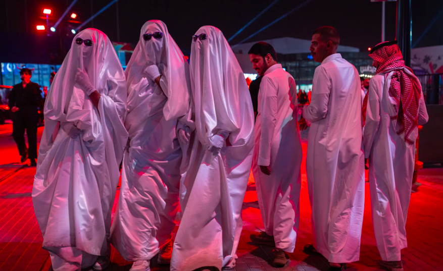 Halloween di Arab Saudi tuai kecaman dan pro kontra.