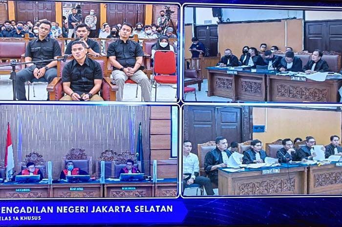 Empat ajudan Ferdy Sambo memberikan kesaksian pada persidangan di Pengadilan Negeri Jakarta Selatan, Jakarta, pada Senin, 31 Oktober 2022.