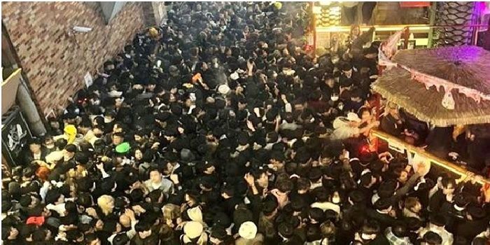 Pesta perayaan Halloween melibatkan banyak orang di Distrik Itaewon Korea Selatan (Korsel) menjadi insiden maut merenggut ratusan korban jiwa. (Foto: Twitter/@asep_rivaa)