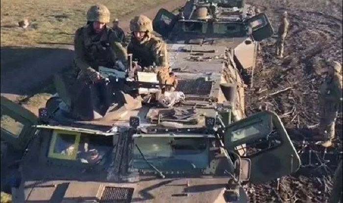 Tentara Ukraina dalam konvoi besar mulai memasuki Kota Kherson.*