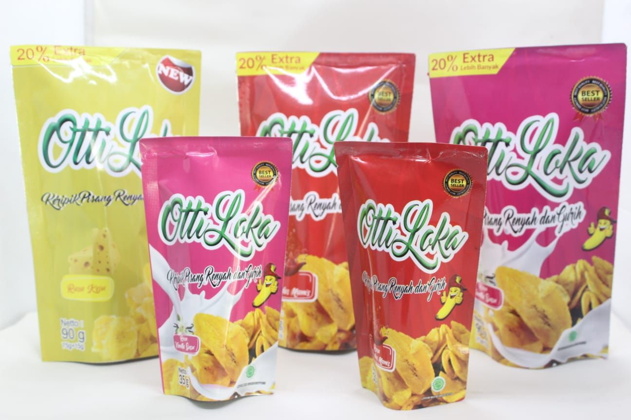 Inilah produk Kripik Otti Loka yang dipasarkan secara online dan offline yang menjadi oleh-oleh Khas Makassar. 