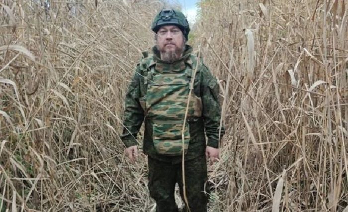 Mikhail Vasiliev terluka dan meninggal karena pecahan peluru dari ledakan HIMARS tiga meter darinya.*  
