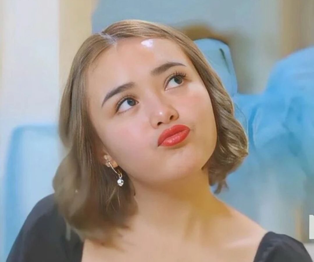 Memasuki minggu-minggu pertama awal kehamilan Andin, keputusan direksi Maharatu untuk menjadikannya sebagai brand ambassador (BA) telah final.