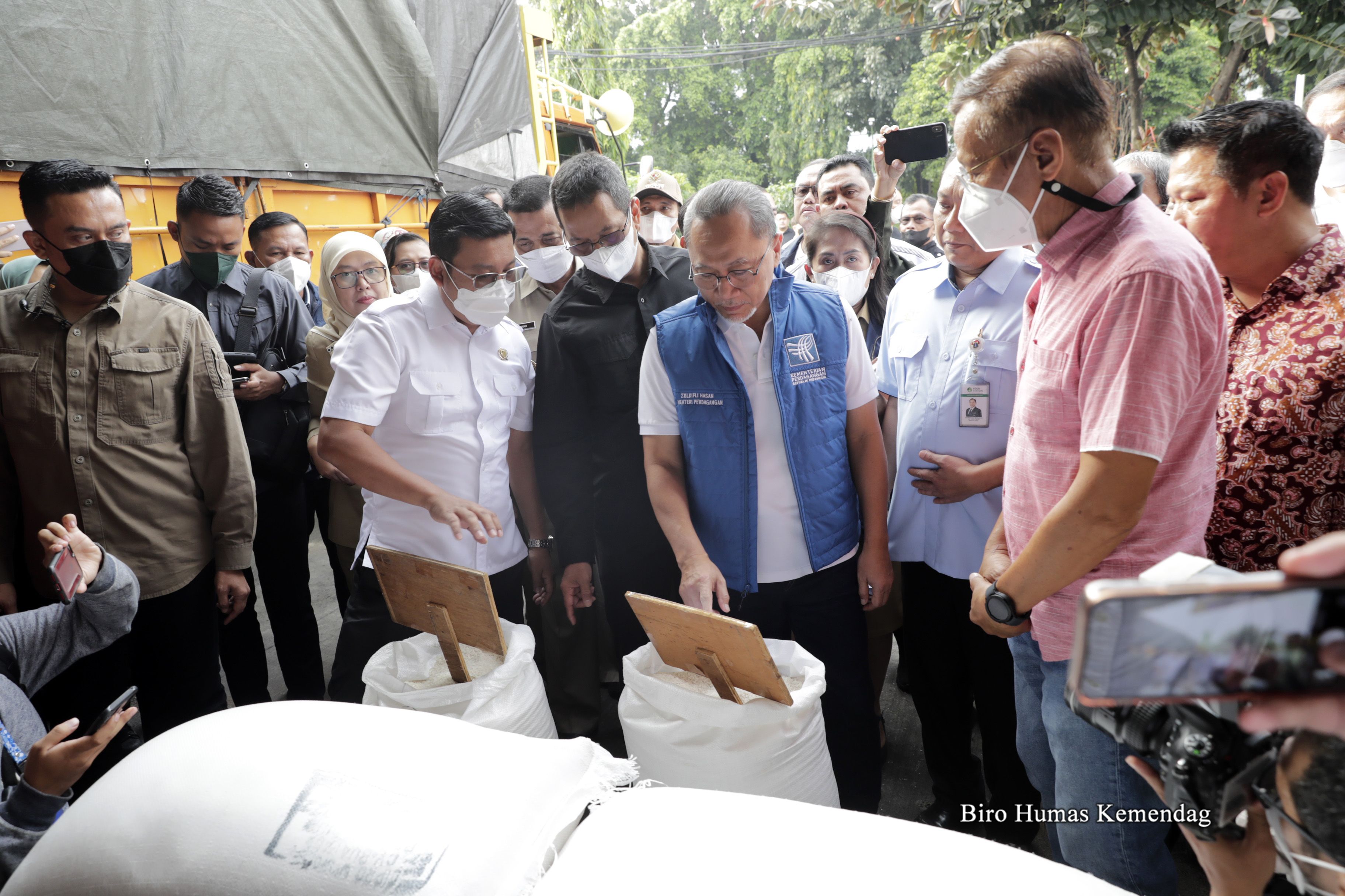 Pj Gubernur Jakarta Heru Budi Hartono memastikan ketersediaan beras di PIBC aman dengan harga beras medium rata-rata Rp8.900/kg