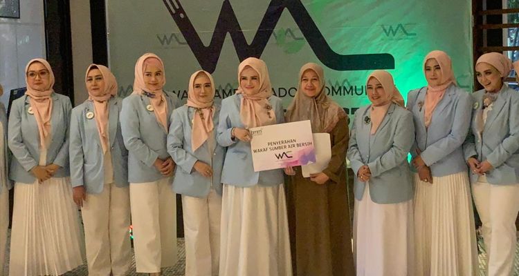 Pembina Waqf Ambassador Community (WAC) sekaligus istri Wakil Gubernur Jawa Barat, Hj. Lina Marlina Ruzhan.