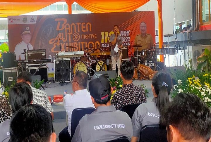 Ketua Asosiasi Otomotif Banten atau AOB, Tb Syamsul Maarif menyampaikan target penjualan pada event pameran otomotif 'Banten Automotive Exhibition 2022'.