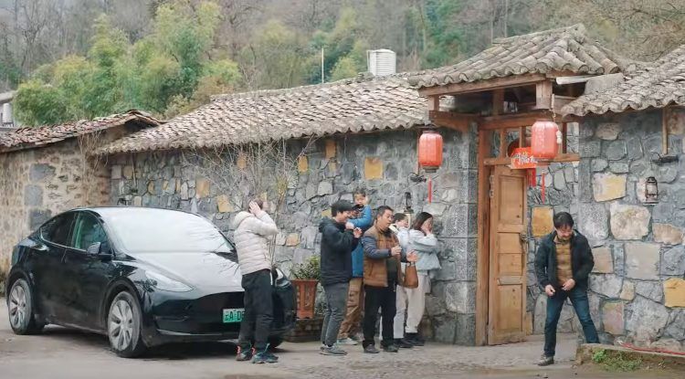 “Desa Tesla” di Provinsi Yunan, China.* 