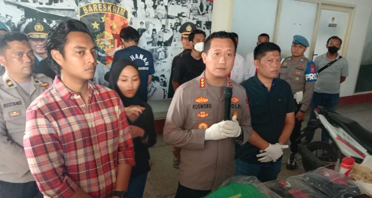 Kapolresta Bandung Kombes Pol Kusworo Wibowo dalam rilis kasus penusukan di Mapolresta Bandung, Sabtu 12 November 2022.