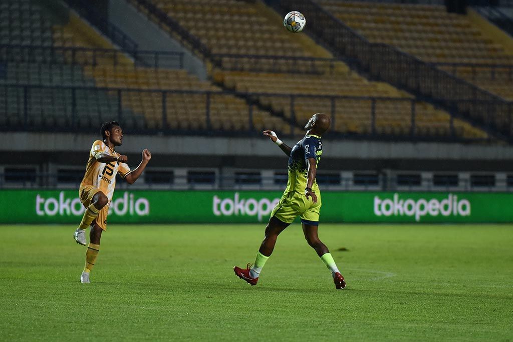potret da Silva saat latihan bersama antara Persib Bandung vs FC Bekasi City.