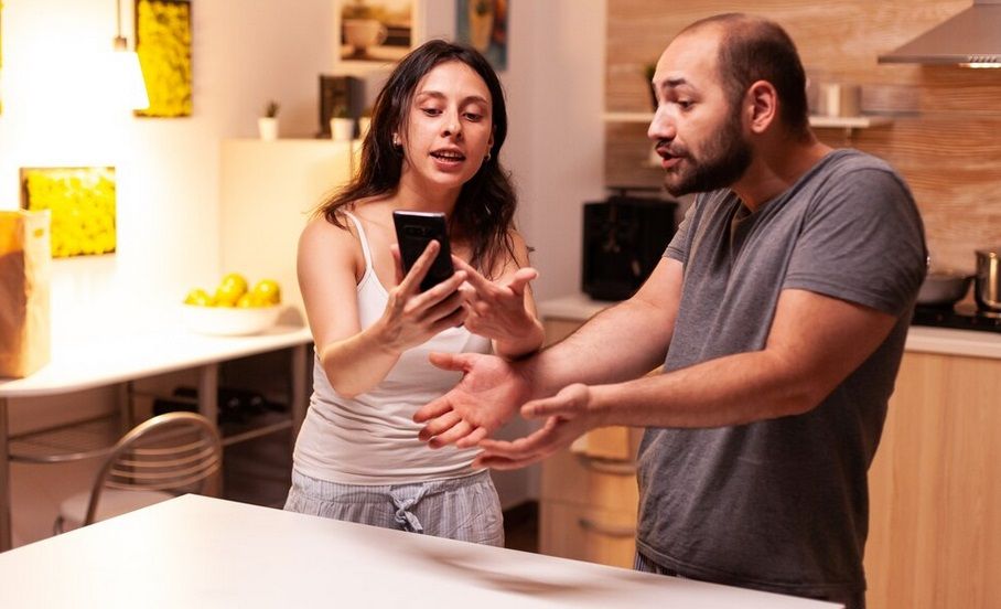 Ramalan Zodiak 26 Januari 2023 Cancer, Leo, Virgo: Pihah Ketiga akan Intervensi Hubunganmu