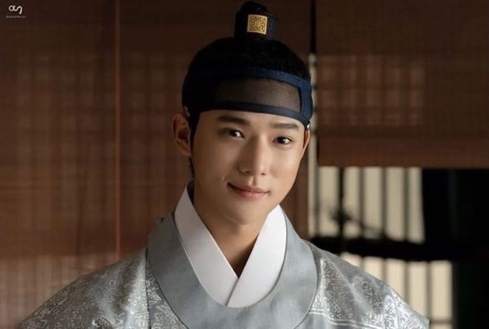 Sukses Curi Perhatian di ‘Under the Queens Umbrella’, Moon Sang Min