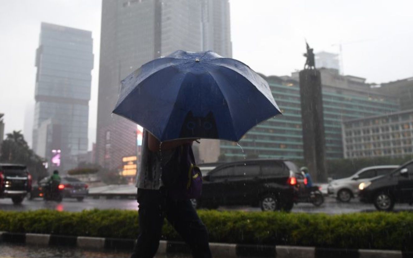 BMKG: DKI Jakarta berpotensi hujan disertai kilat/petir dan angin kencang  