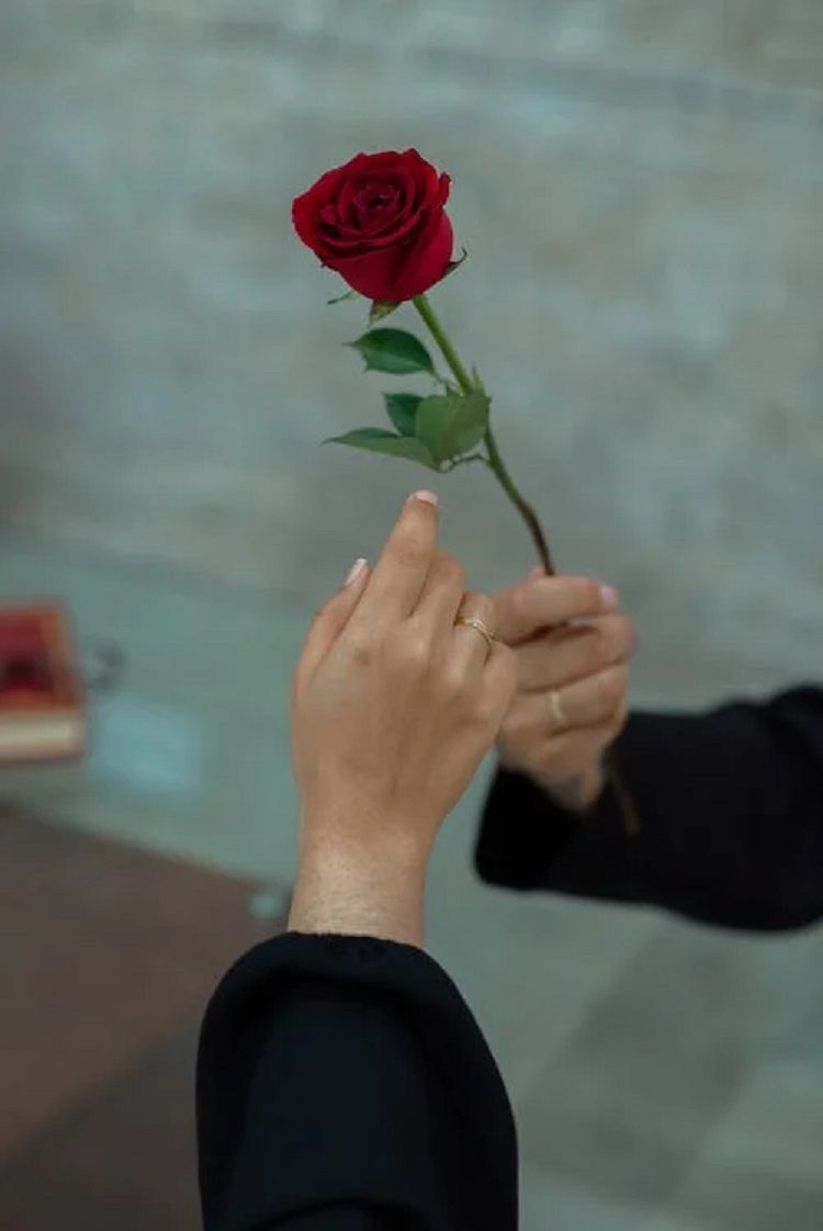 Ramalan Zodiak Libra, 25 Maret 2023 – Peluang Romantis Ada di Sekitar Anda Hari Ini