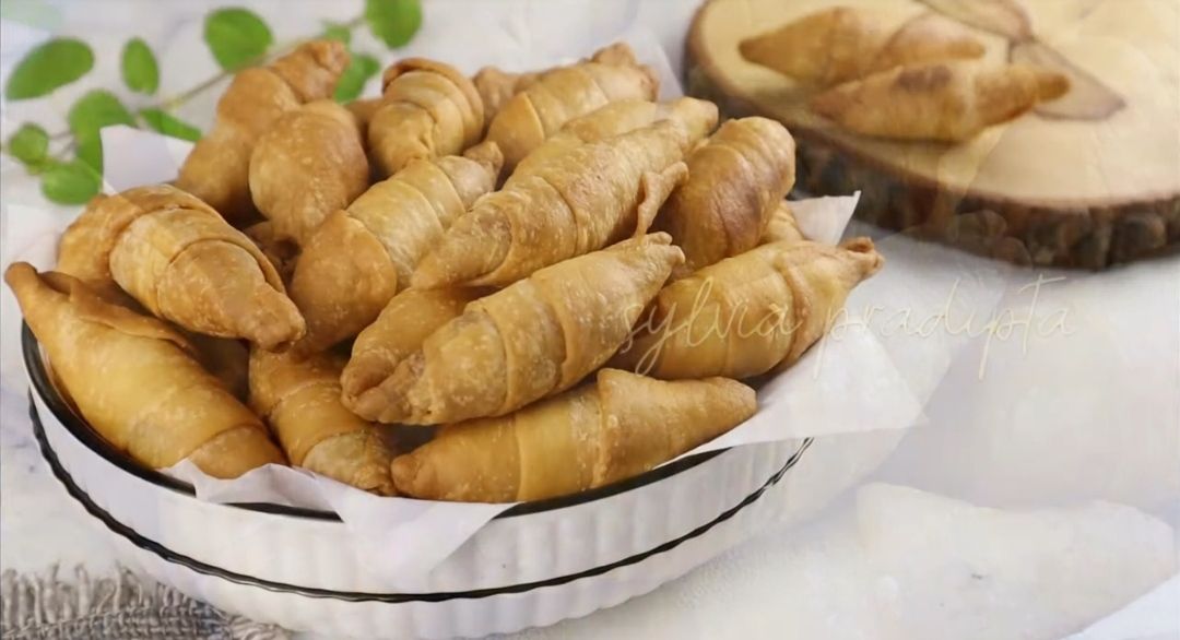 Rahasia Renyah Tahan Lama, Resep Molen Pisang, Cemilan Tradisional yang