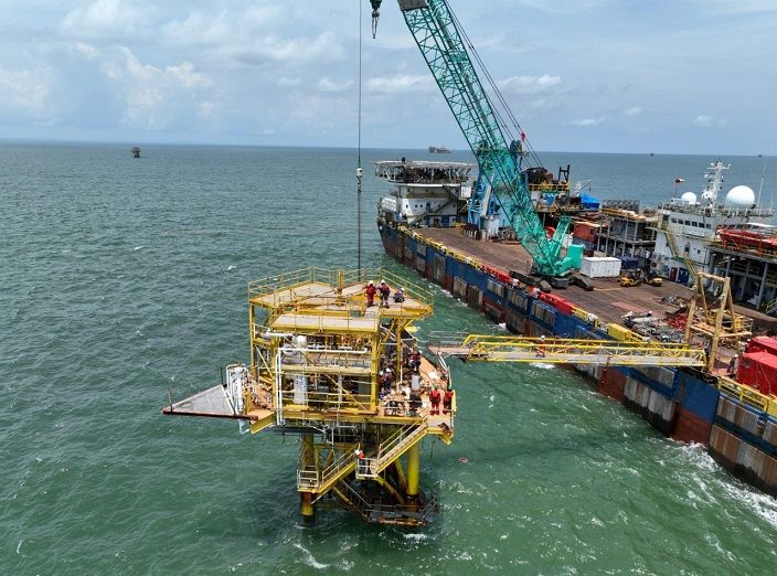 Aktivitas proyek lepas laut SKK Migas, perusahaan yang sedang membuka lowongan kerja di Petronas Carigali Ketapang II Ltd.