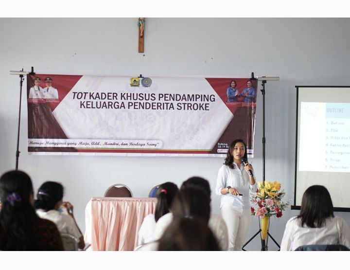 Dokter Fanny Gabur saat memaparkan materi seputar penyakit stroke