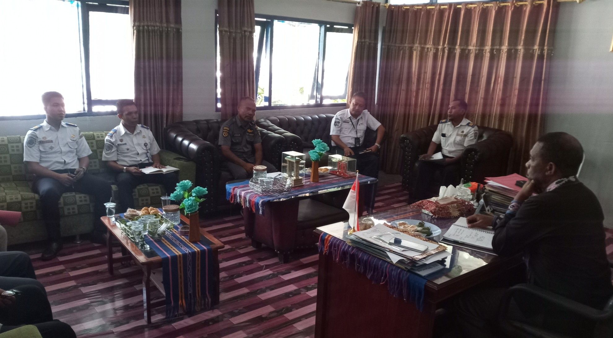 Rapat Dinas Perhubungan Kabupaten Alor dengan sejumlah instansi di wilayah pelabuhan  Kalabahi 