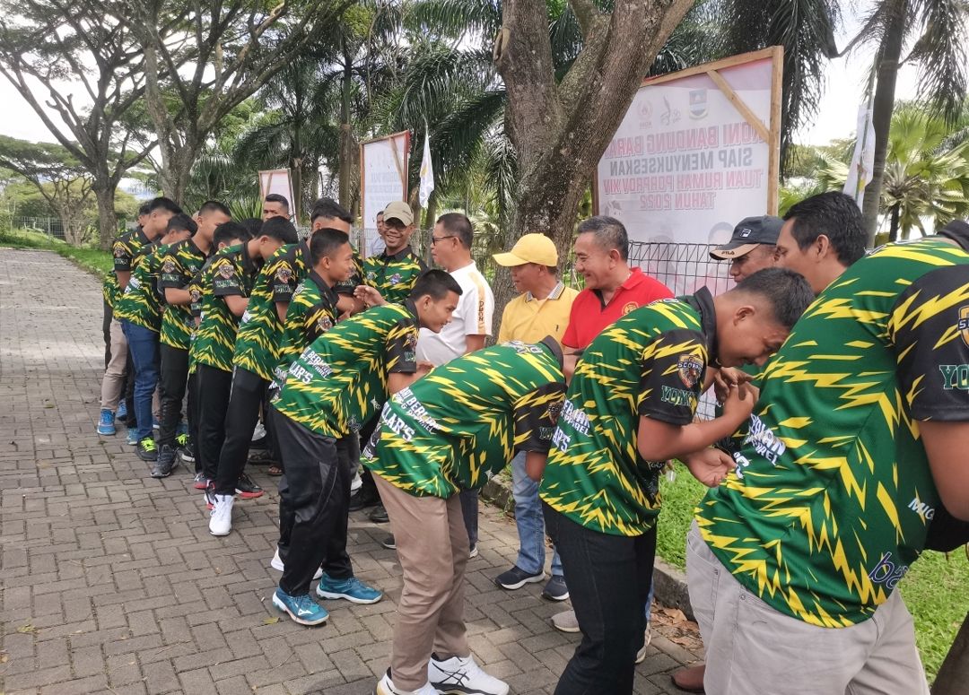 Ikuti Kejurnas Voli U-17, Paguyuban Club Voli Bandung Barat Dilepas Ketum KONI, Perwakilan Dispora dan DPRD KBB