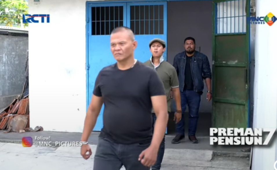 Kang Murad tak bisa lagi menunggu untuk bergerak menumpas para bandit pengusik lahan parkir dan pasar dan Taslim untuk kesekian kalinya jadi korban pengeroyokan.  