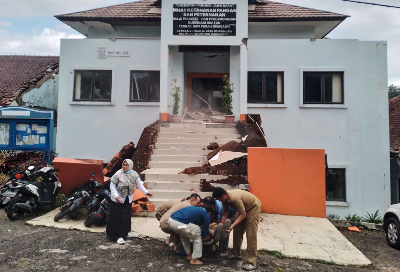 Update Gempa Cianjur! 46 Korban Tewas, Lebih Dari 100 Orang Luka-luka ...