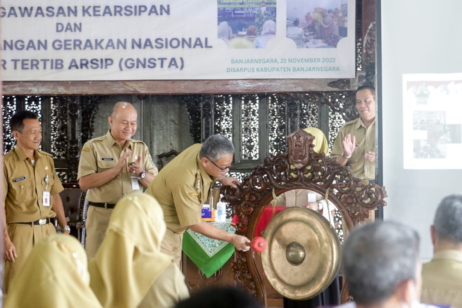 Pj Bupati Banjarnegara Tri Harso Widirahmanto mencanangkan Gerakan Nasional Sadar Tertib Arsip 'GNSTA' Kabupaten Banjarnegara