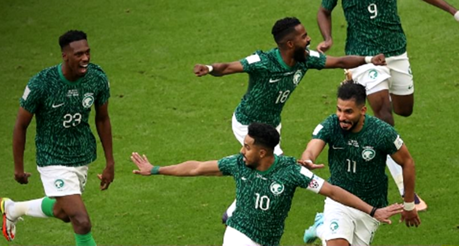 Tim Arab Saudi mengalahkan Argentina 2-1 pada penyisihan Group C Piala Dunia 2022 di Qatar.