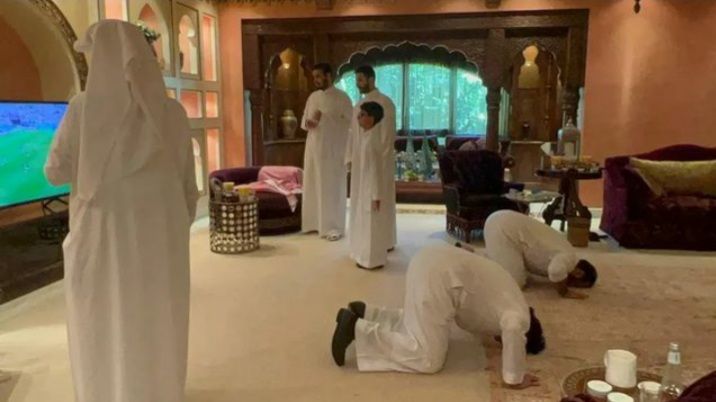 Pangeran Mohammed Bin Salman Sujud Sukur atas Kemenangan Arab Saudi/ IG mbs_saudi