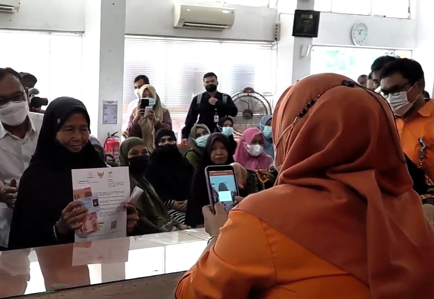 Alhamdulillah penerima BSU bisa dapat BLT Rp 700 ribu 2023 jika daftar di link resmi Kartu Prakerja tanpa BPJS Ketenagakerjaan.