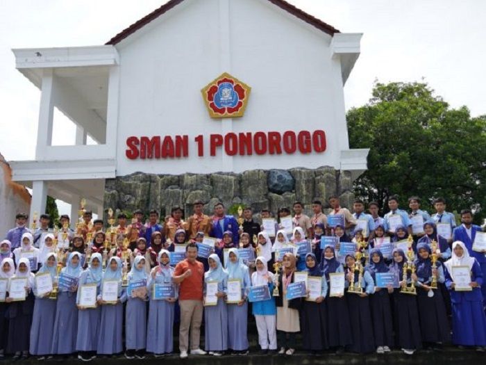 7 Sma Terbaik Di Kabupaten Ponorogo Berdasarkan Nilai Utbk 2022 Ltmpt