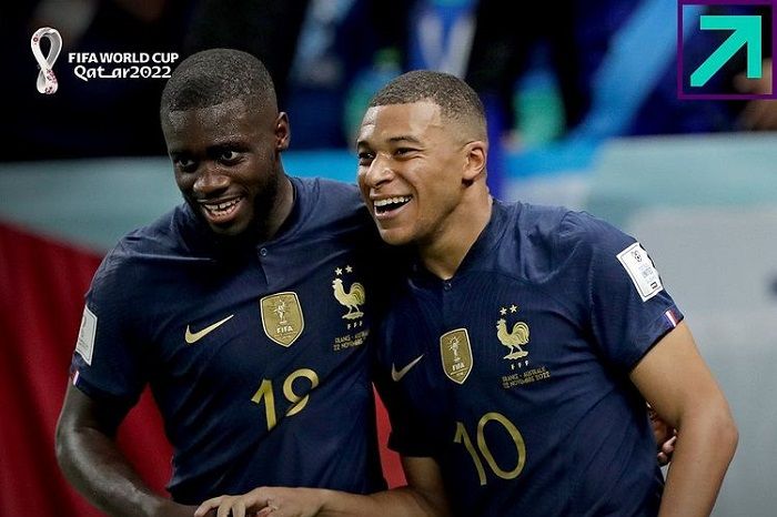 Pemain Prancis, Dayot Upamecano dan Kylian Mbappe. Ketahui jadwal pertandingan bola Piala Dunia 2022 hari ini, Rabu, 30 November 2022 di siaran langsung SCTV dan Vidio.