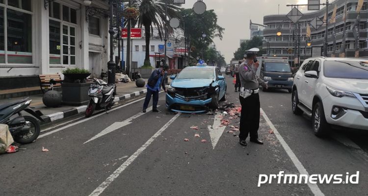 Kecelakaan di Jalan Asia Afrika kota Bandung hari ini Senin, 28 November 2022.