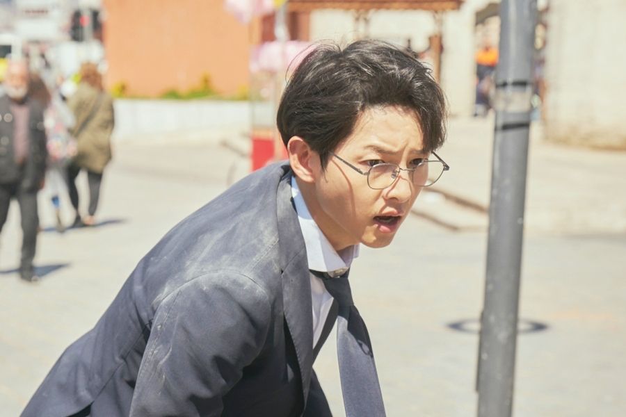 Song Joong Ki di drakor Reborn Rich. 