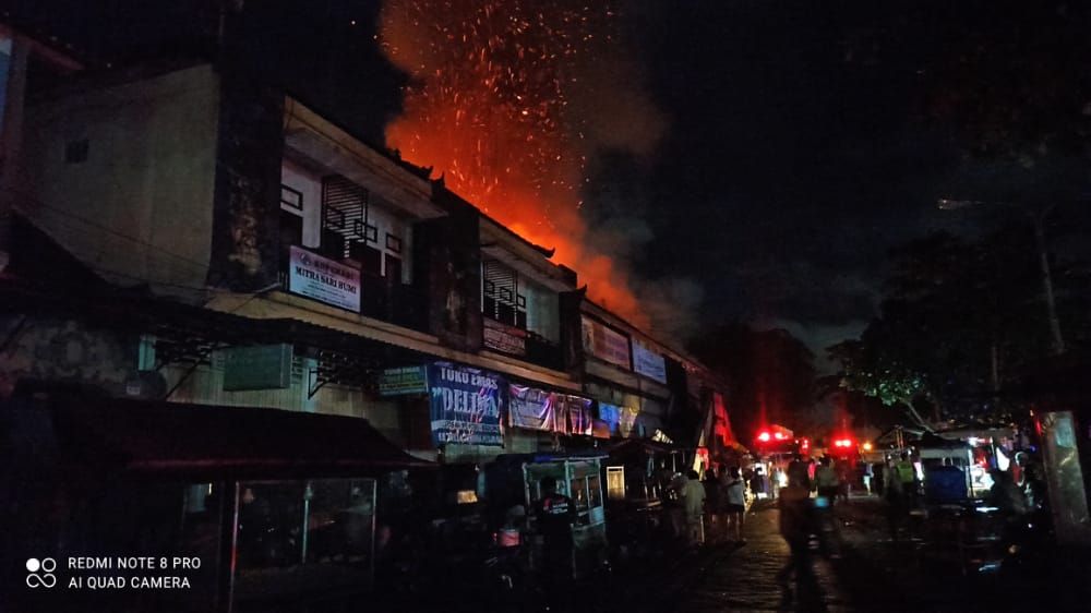 Pasar tradisional Mengwi kebakaran Selasa 29 November 2022 malam.