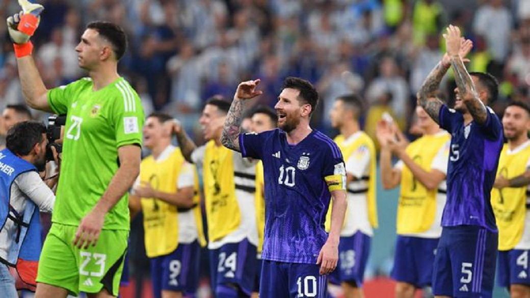Tim Argentina dipastikan lolos ke babak 16 besar Piala Dunia 2022. 