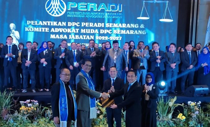 Kairul Anwar SH MH dan  Ahmad Dwi N SH MH MM resmi dilantik dan dikukuhkan sebagai Ketua dan Sekretaris DPC Peradi Semarang 2022-2027. 