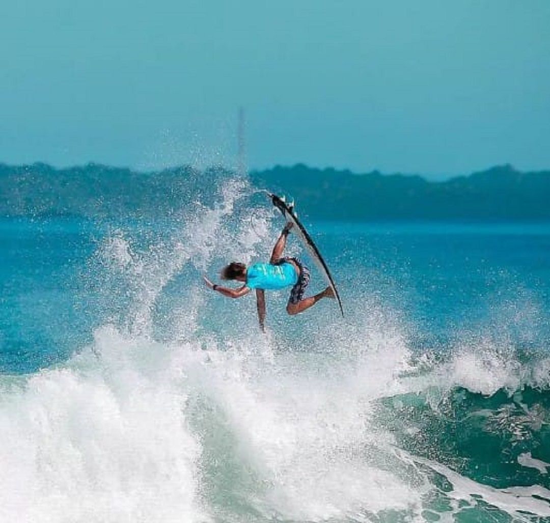 Keelokan Pesona Pantai Tanjung Setia, Lampung, Spot Surfing Terbaik